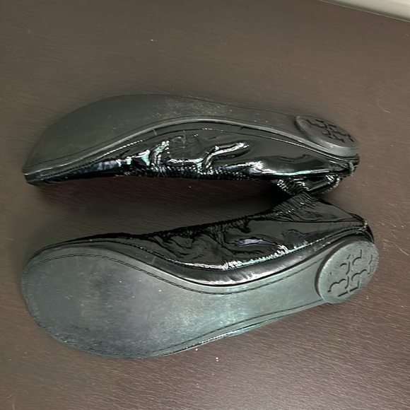 Tory Burch Eddie Patent Leather Ballet Flats Back Embossed Logo Black Shoe Sz 8 - Picture 9 of 11